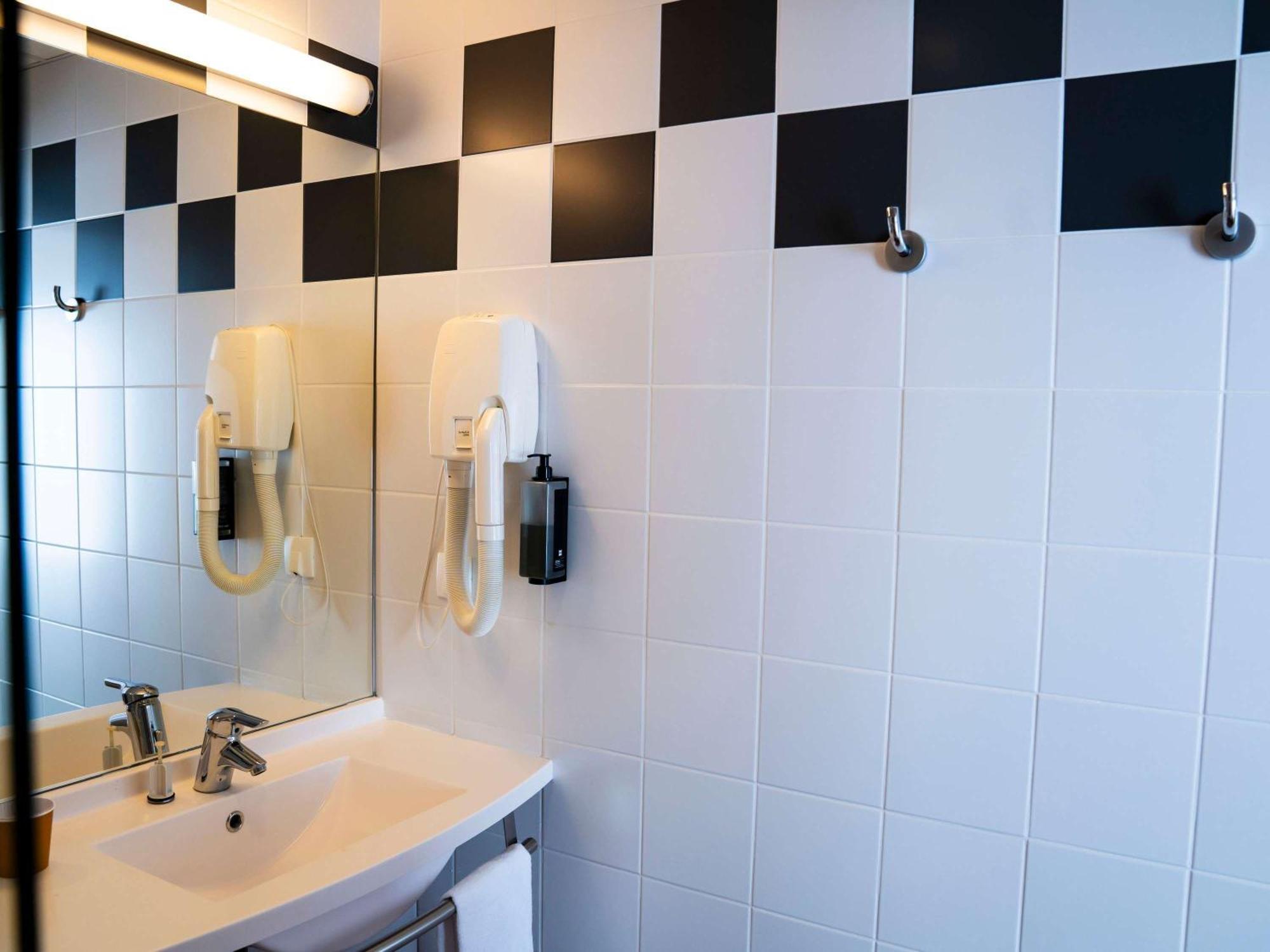 Готель Ibis Styles Bourbon Lancy Екстер'єр фото